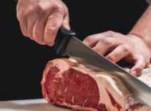 Découpe d’une pièce de viande chez Chez Noun