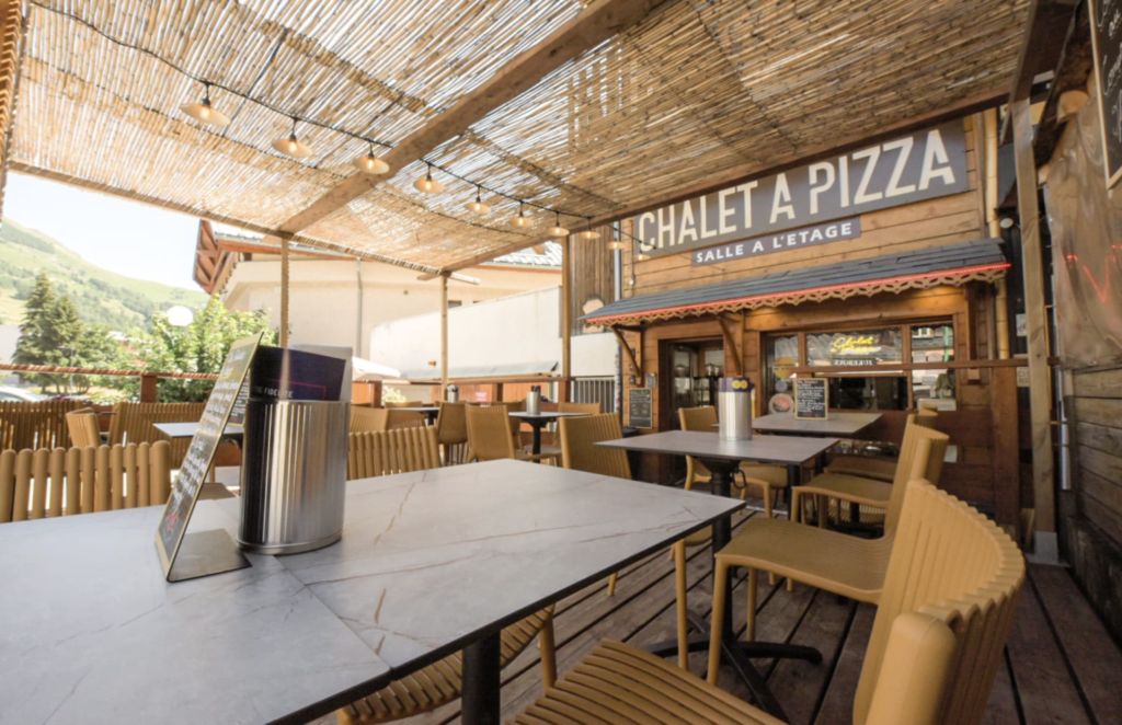 Le Chalet à Pizza, une adresse incontournable pour les amateurs de saveurs généreuses aux Deux Alpes